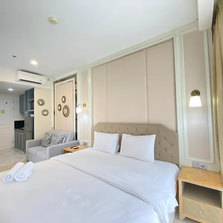 Modern Studio Room With Jacuzzi At Art Deco Apartment By Travelio